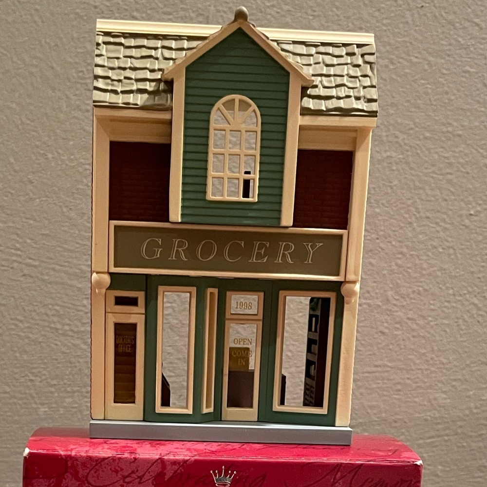 Grocery Store - Hallmarked Keepsake collectors edition ornament.
